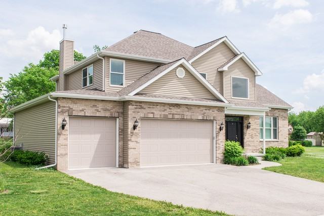 1308 Secretariat Dr - Photo 2 of 37