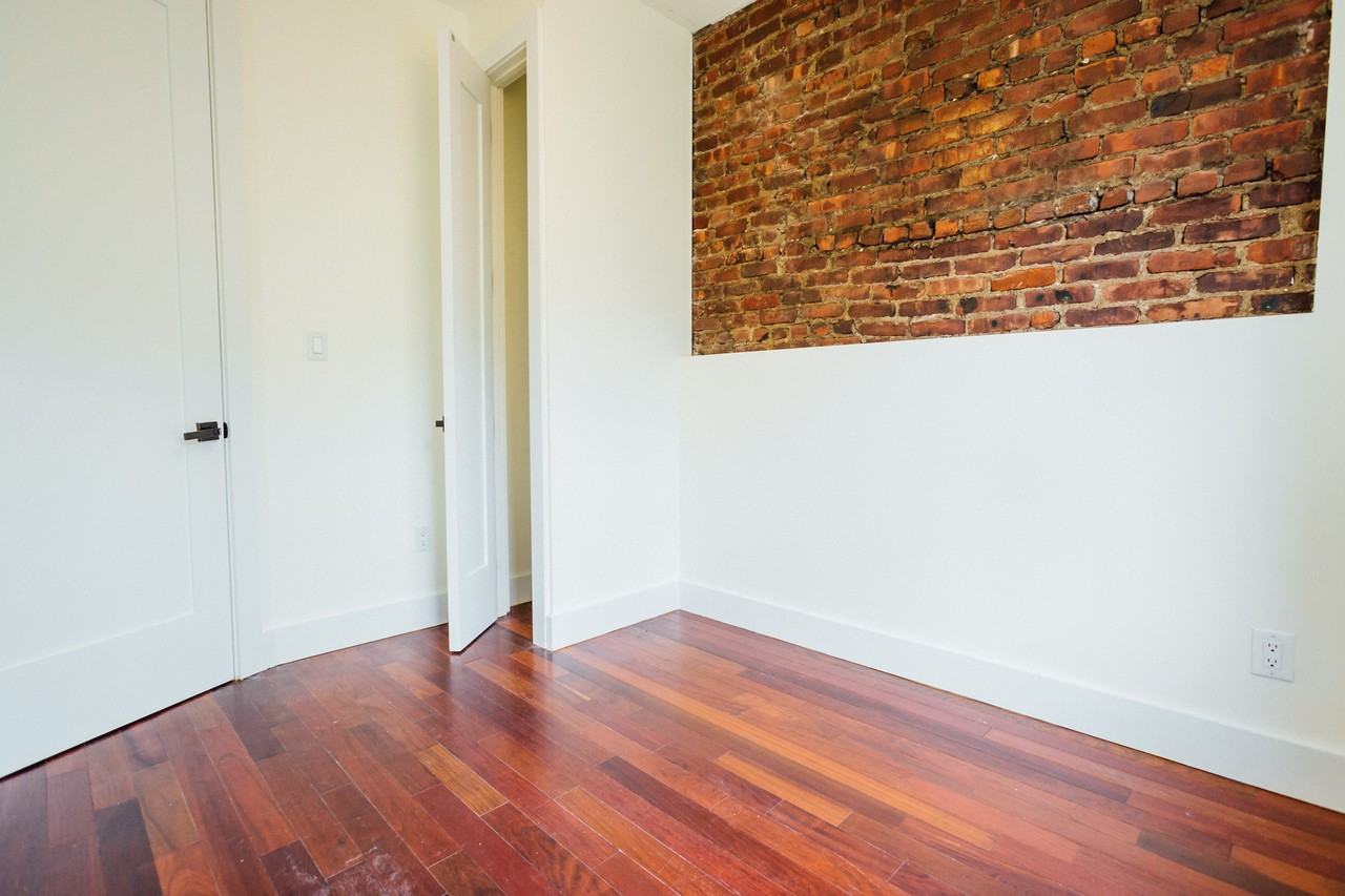 775 Hart Street #18IM