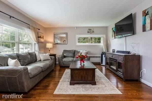 74 Hilltop Dr - Photo 3 of 4