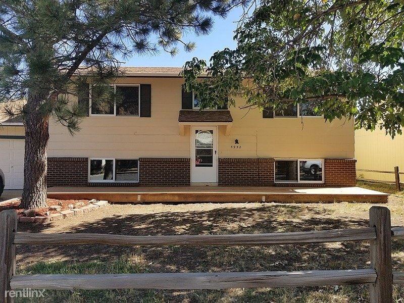 5952 Anvil Ct - Photo 3 of 13