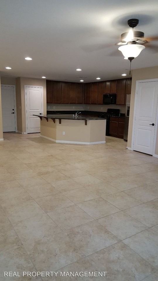 3072 Bicentennial Pkwy - Photo 3 of 20