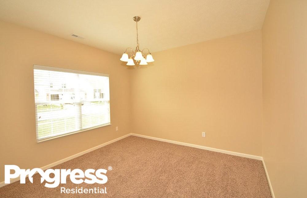 1249 Oak Hill Ln - Photo 3 of 26