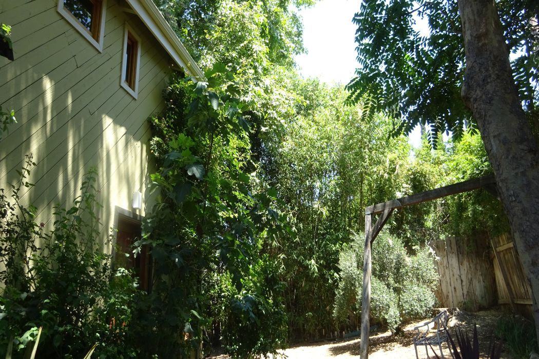 1127 Rosario Dr - Photo 3 of 50