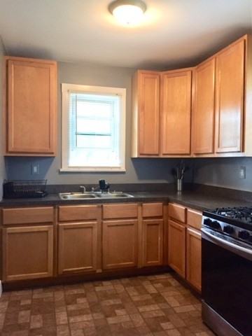 1017 Bellevue Ave - Photo 3 of 8