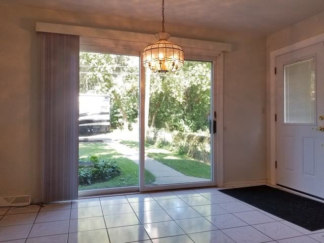 1611 Sunnyside Beach Dr - Photo 3 of 18