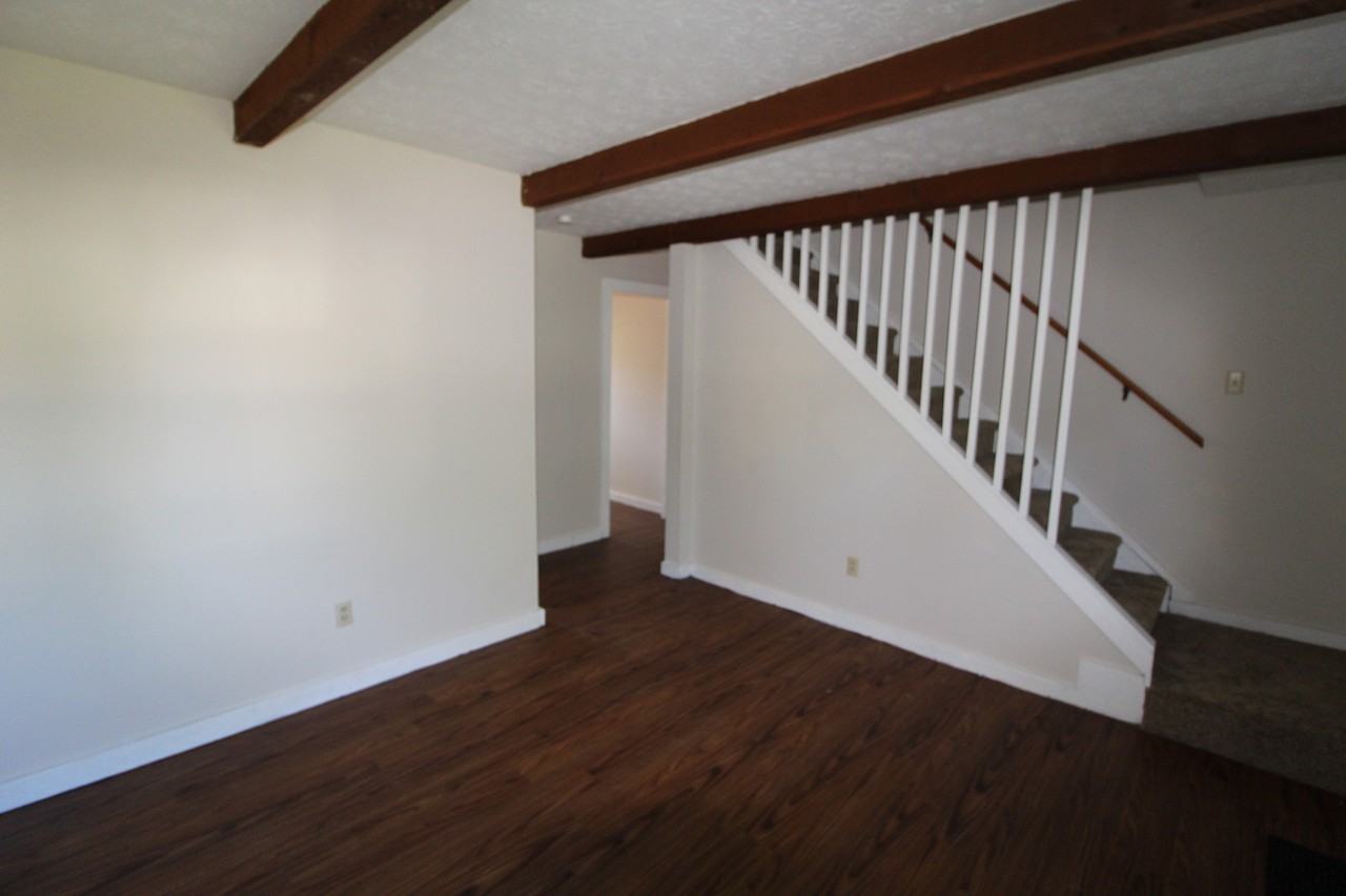 3088 Grasmere Avenue - Photo 3 of 11