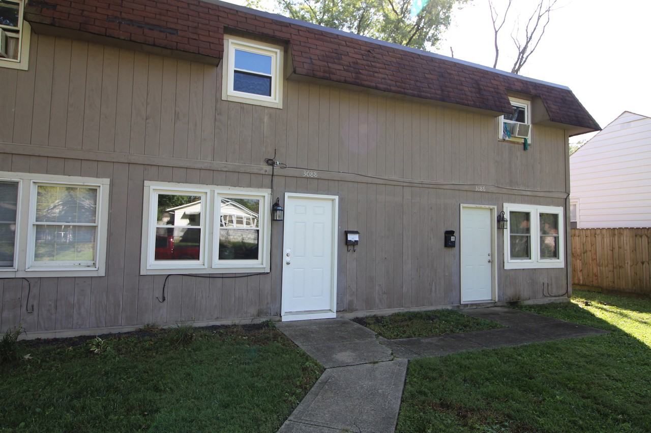 3088 Grasmere Avenue - Photo 2 of 11