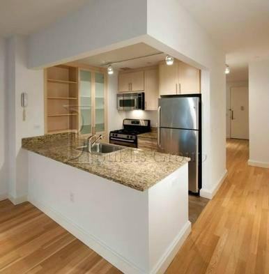 Hanover Square #15B
