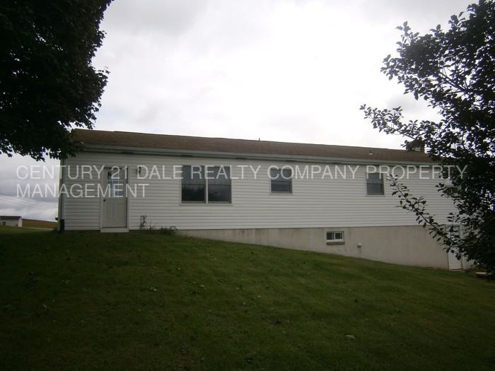 12660 Collinsville Rd - Photo 2 of 4