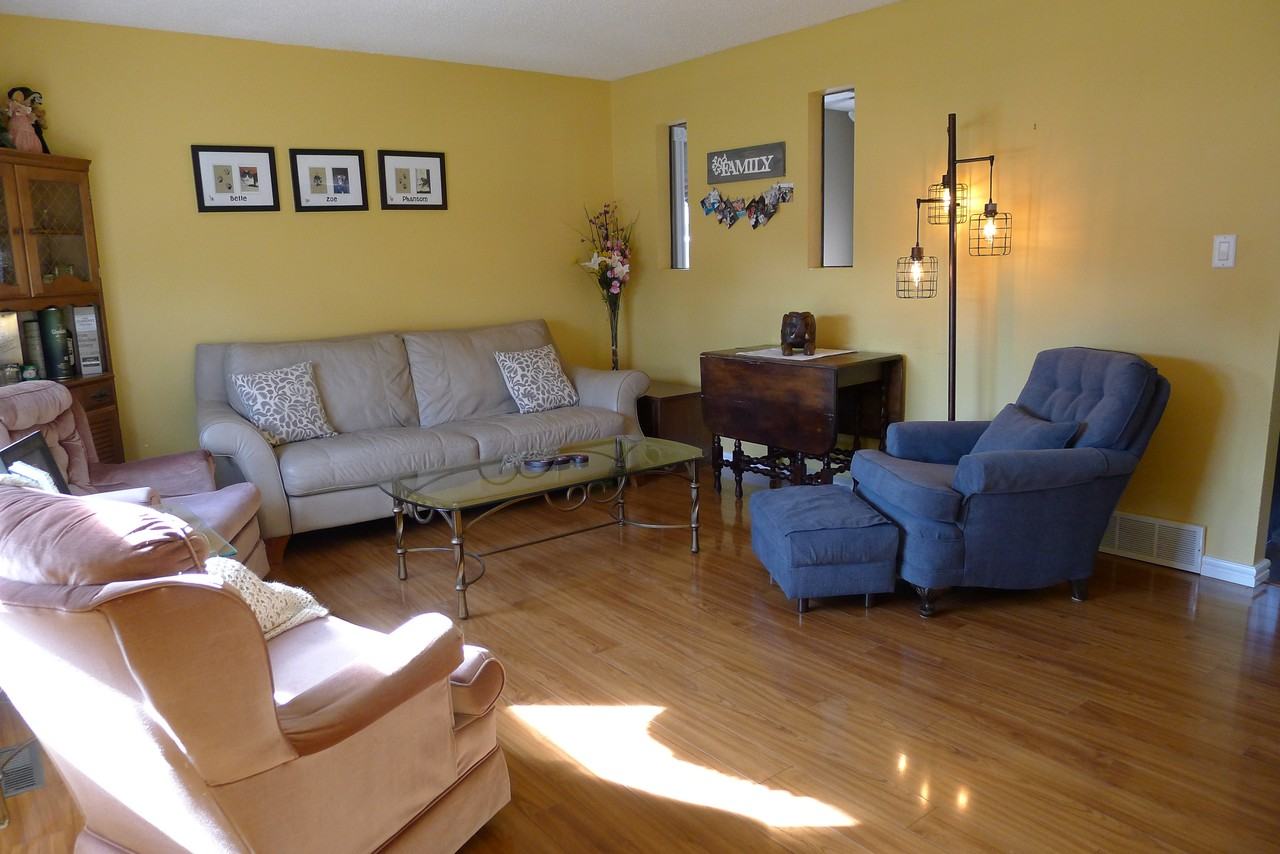 4632 463243 Ave, Gibbons, AB T0A 1N0 4 Bedroom Apartment for Rent