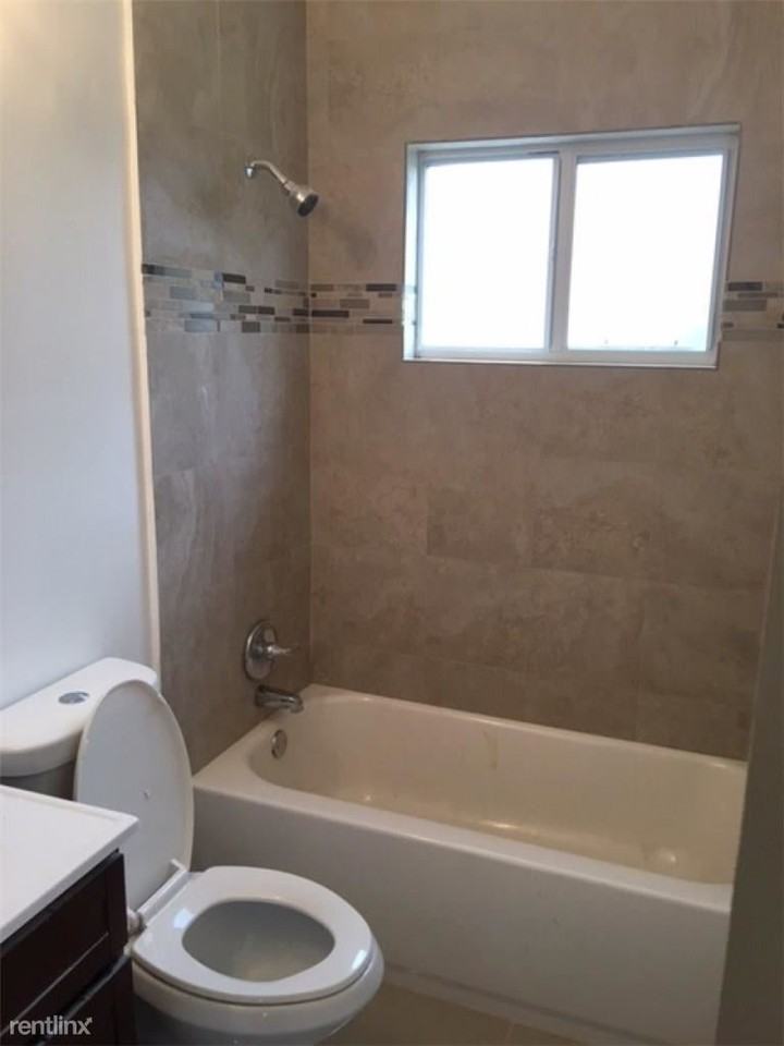 1829 NE 175th St - Photo 3 of 10