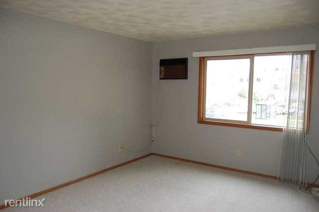 1130 Oakcrest St - Photo 2 of 6