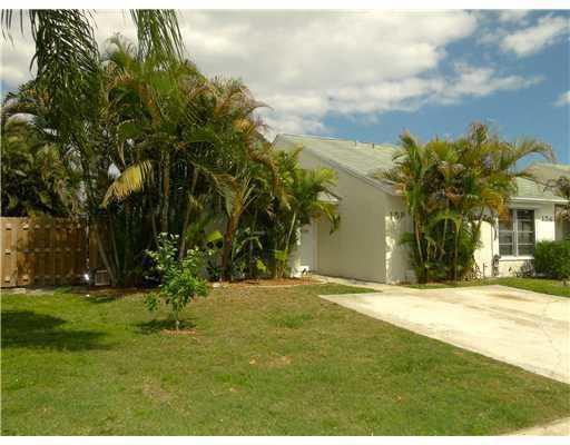 158 Pinewood Ct - Photo 2 of 2