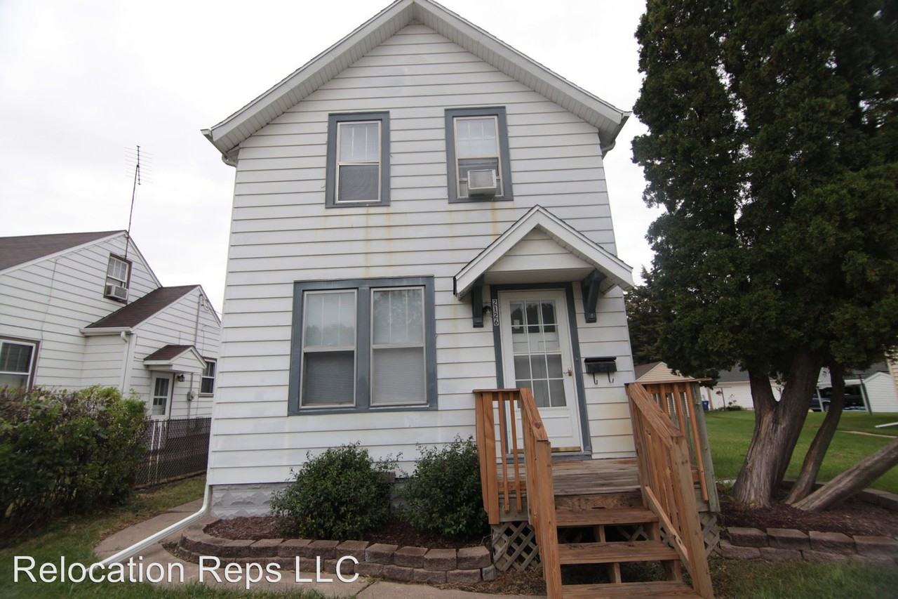 2126 W 17th St - Photo 2 of 20