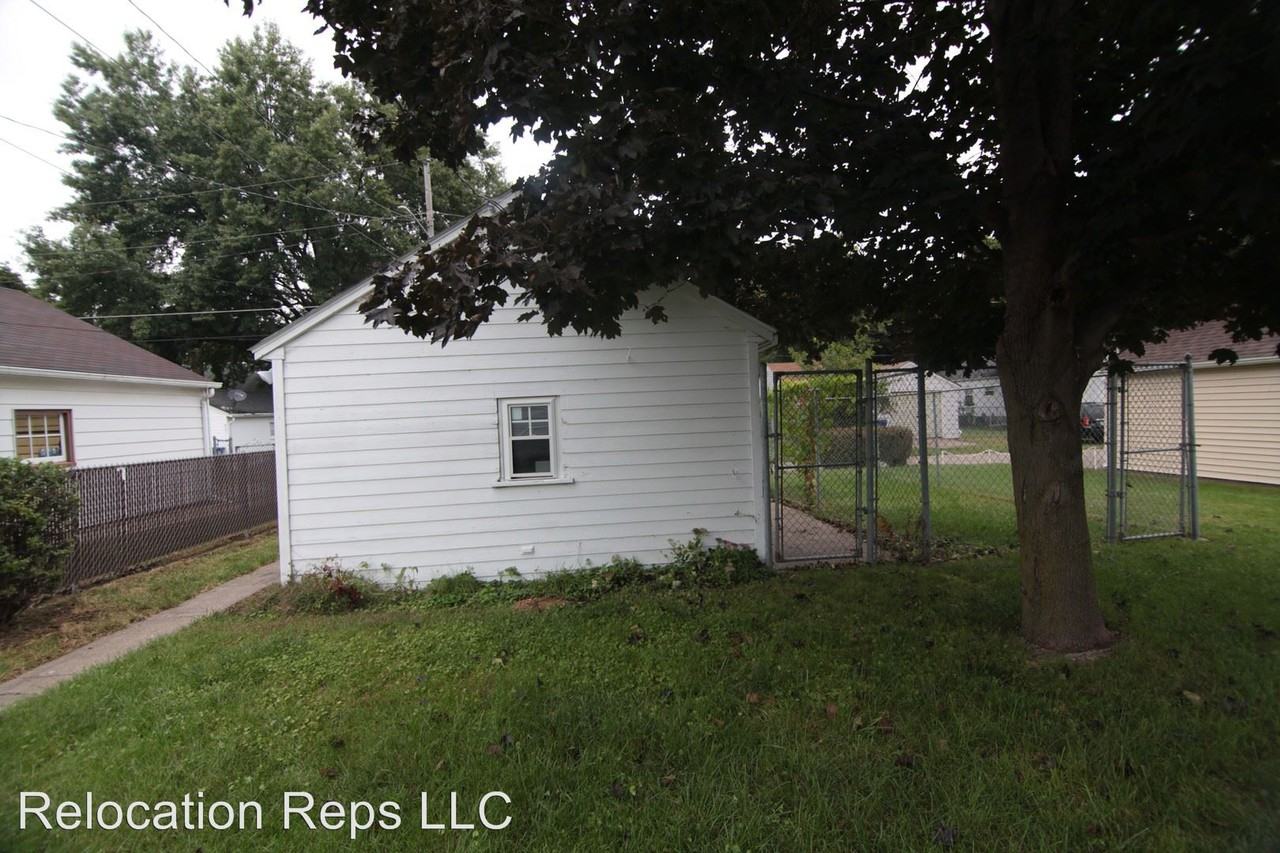 2126 W 17th St - Photo 3 of 20