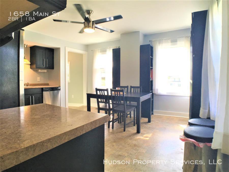 1658 Main St - Photo 3 of 11