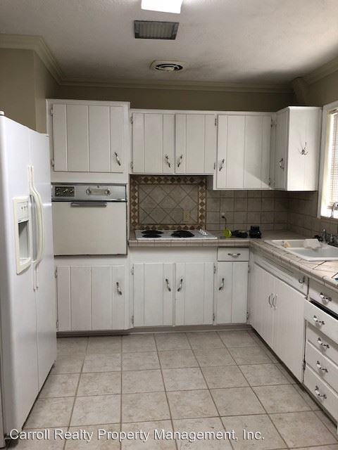 1213 W 22nd St - Photo 2 of 10