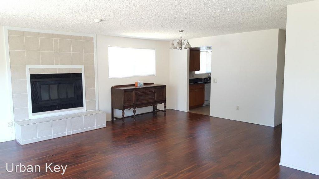 10308 12th Ave NE - Photo 3 of 13