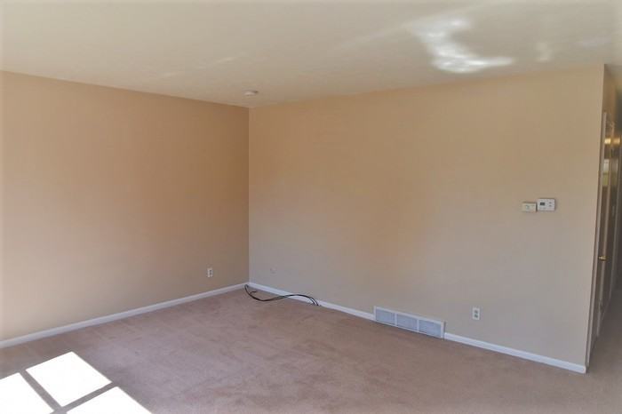 1950 Hampstead Dr - Photo 3 of 17