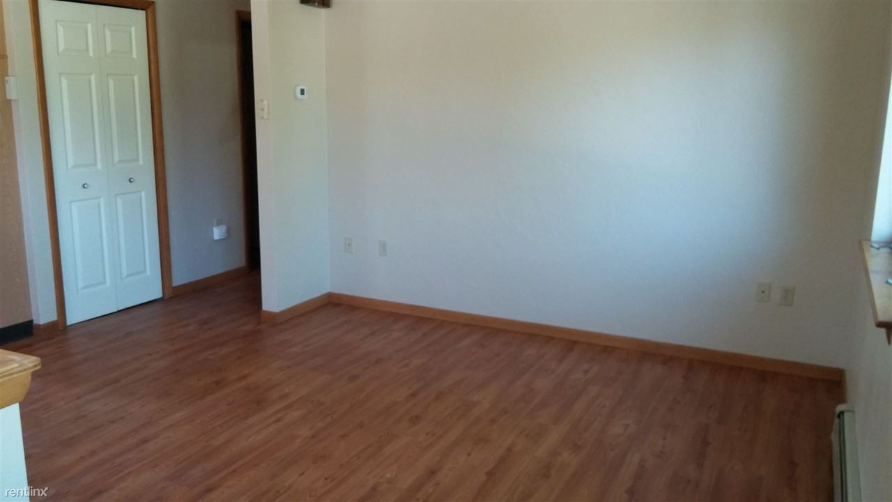 200 S Maple Ave - Photo 3 of 18