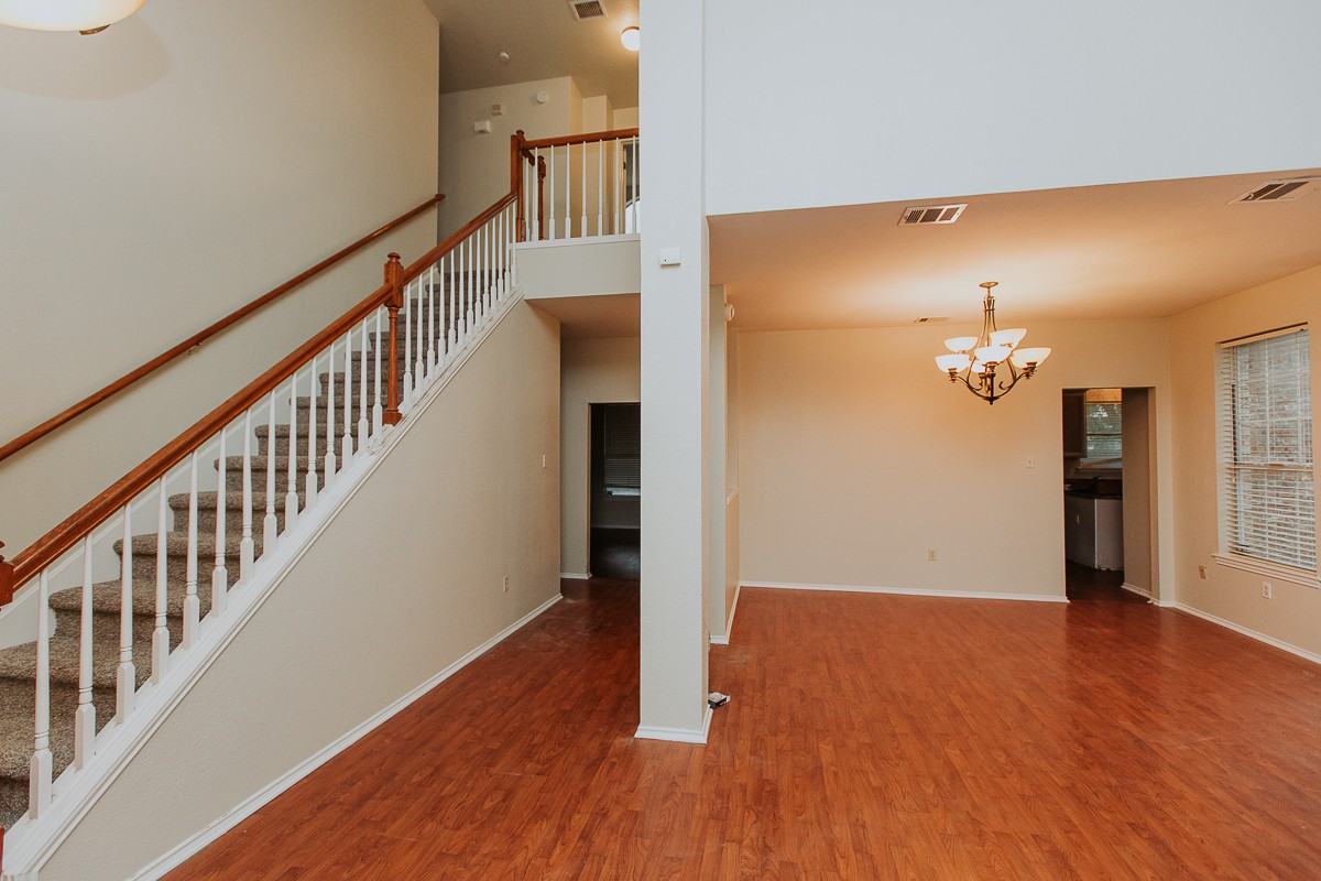 304 Steeplechase Dr - Photo 2 of 30