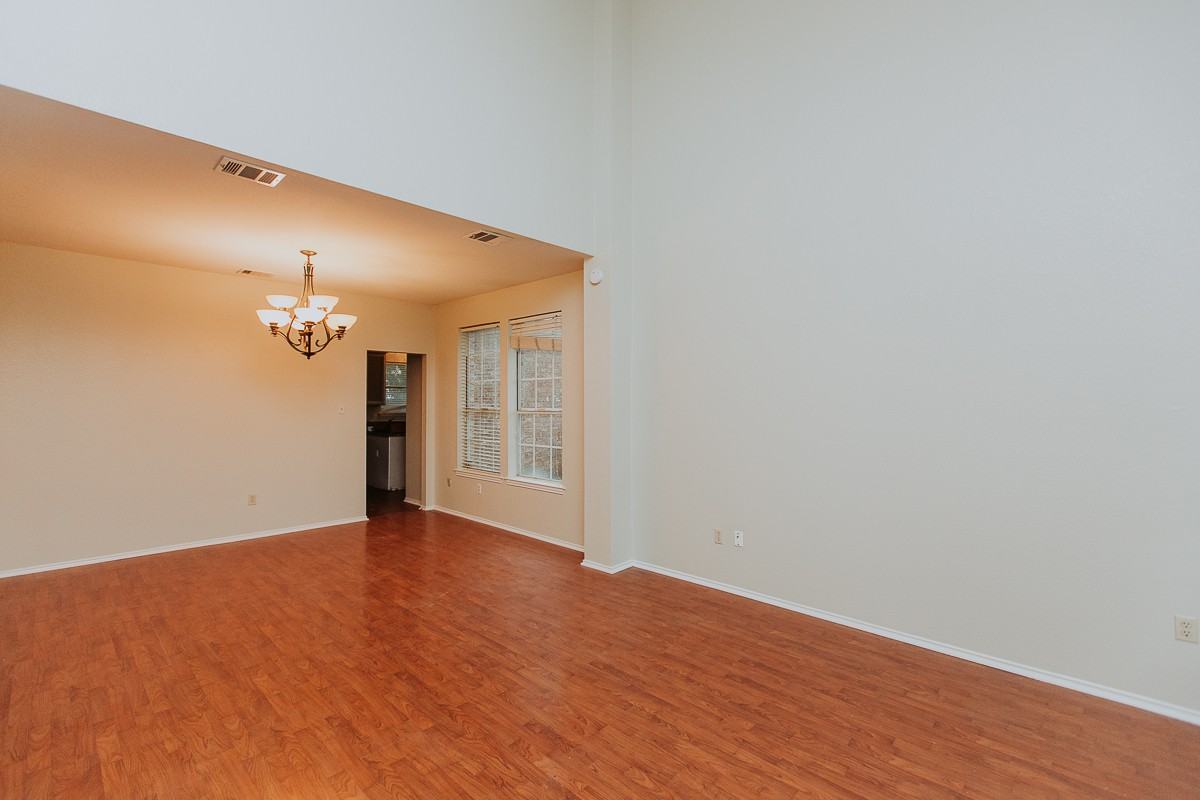 304 Steeplechase Dr - Photo 3 of 30