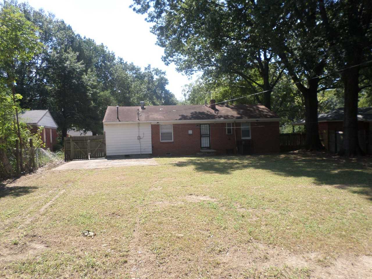 3236 S Edgeware Rd - Photo 3 of 15