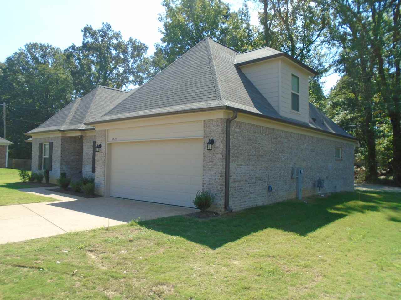 6921 Bobtail Ln - Photo 2 of 26