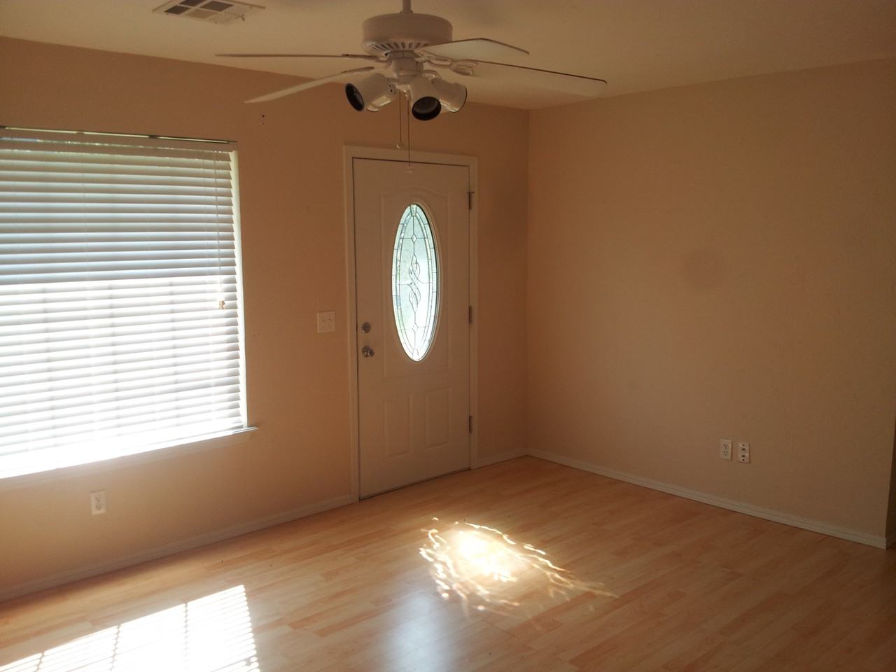 703 SW 3rd St - Photo 2 of 16