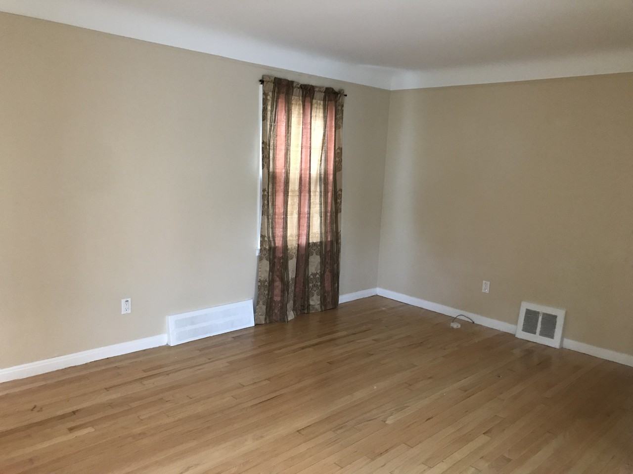 877 Princeton Rd - Photo 2 of 12