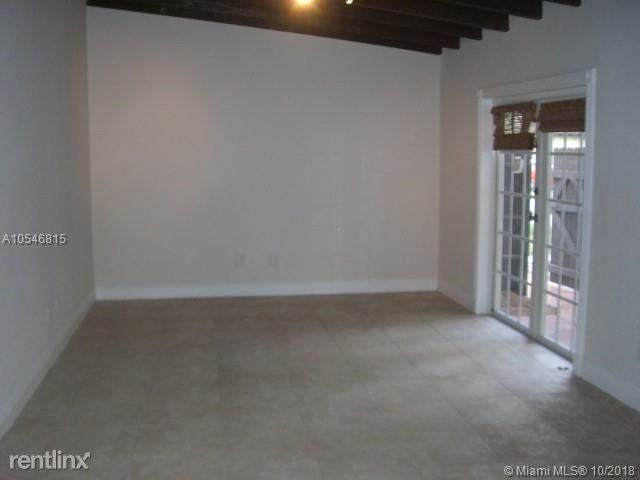 11055 SW 70th Terrace - Photo 3 of 12