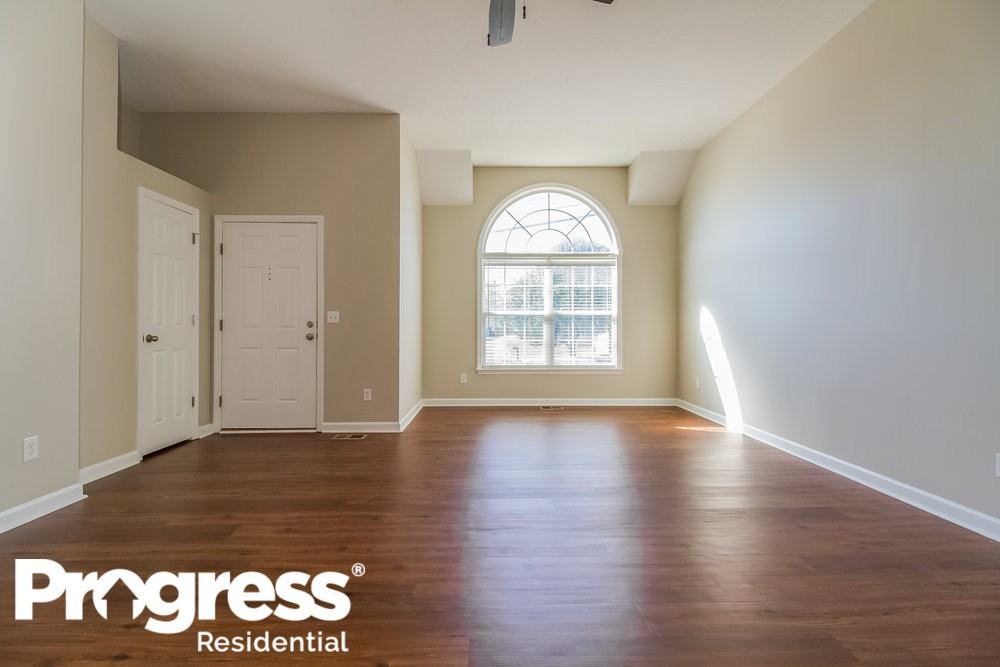 1917 Port James Cir - Photo 2 of 17