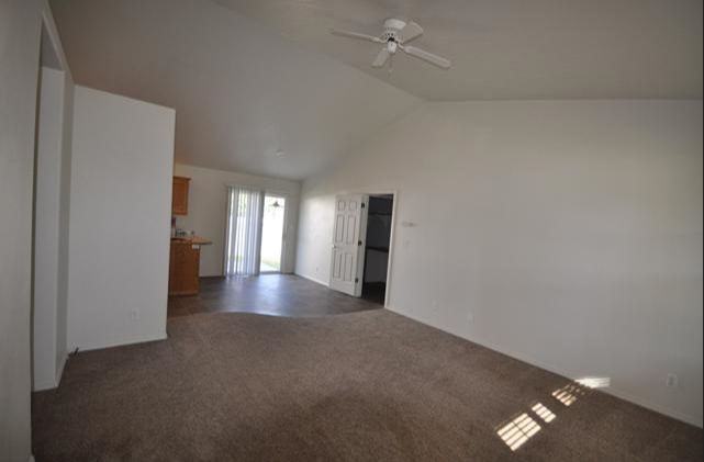 2084 W Jayton Dr - Photo 2 of 16