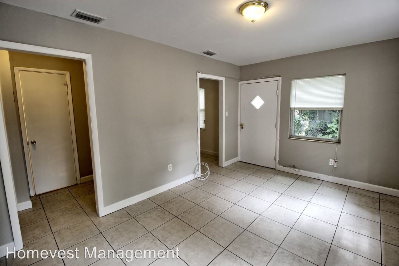 3008 E Washington St #C - Photo 3 of 10