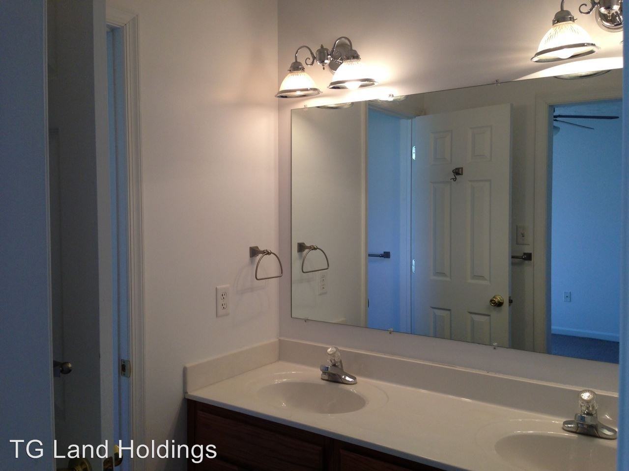 132 S Water St - Photo 3 of 6