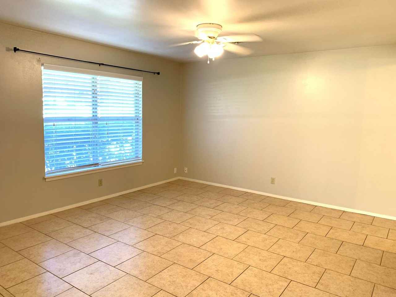 16906 Happy Hollow Dr - Photo 2 of 15