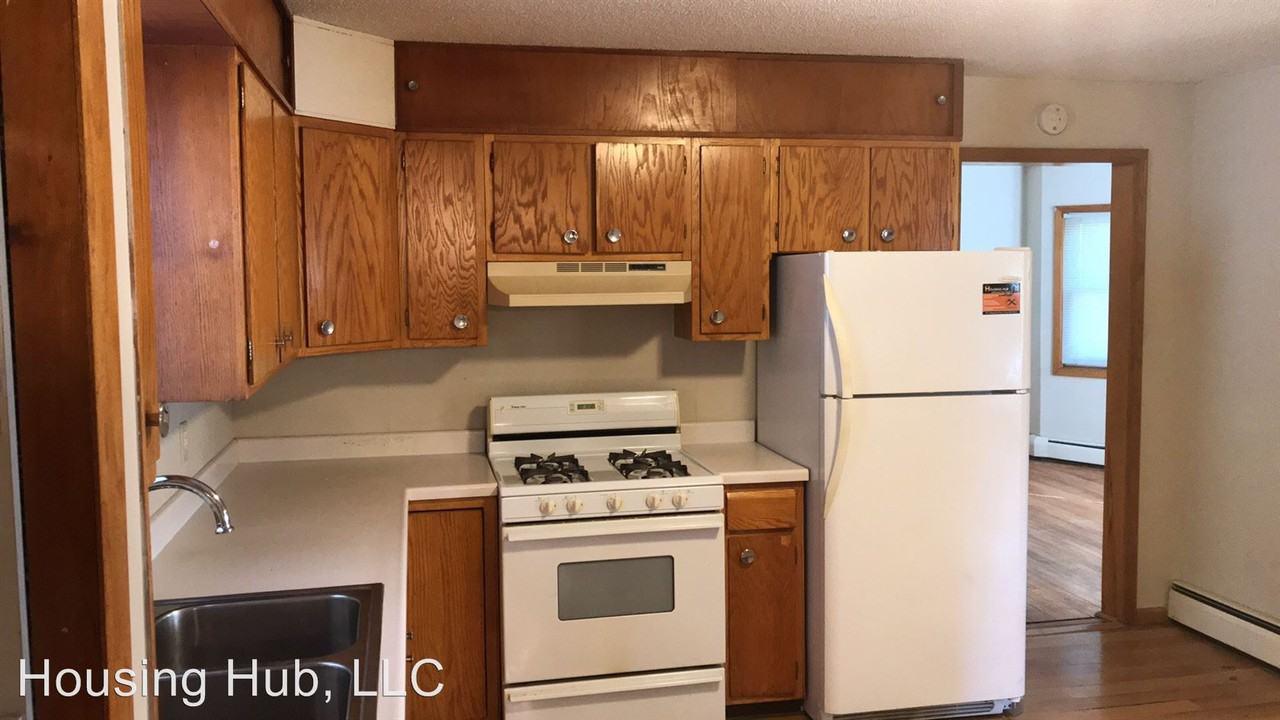 618 3rd Ave South - Photo 2 of 10