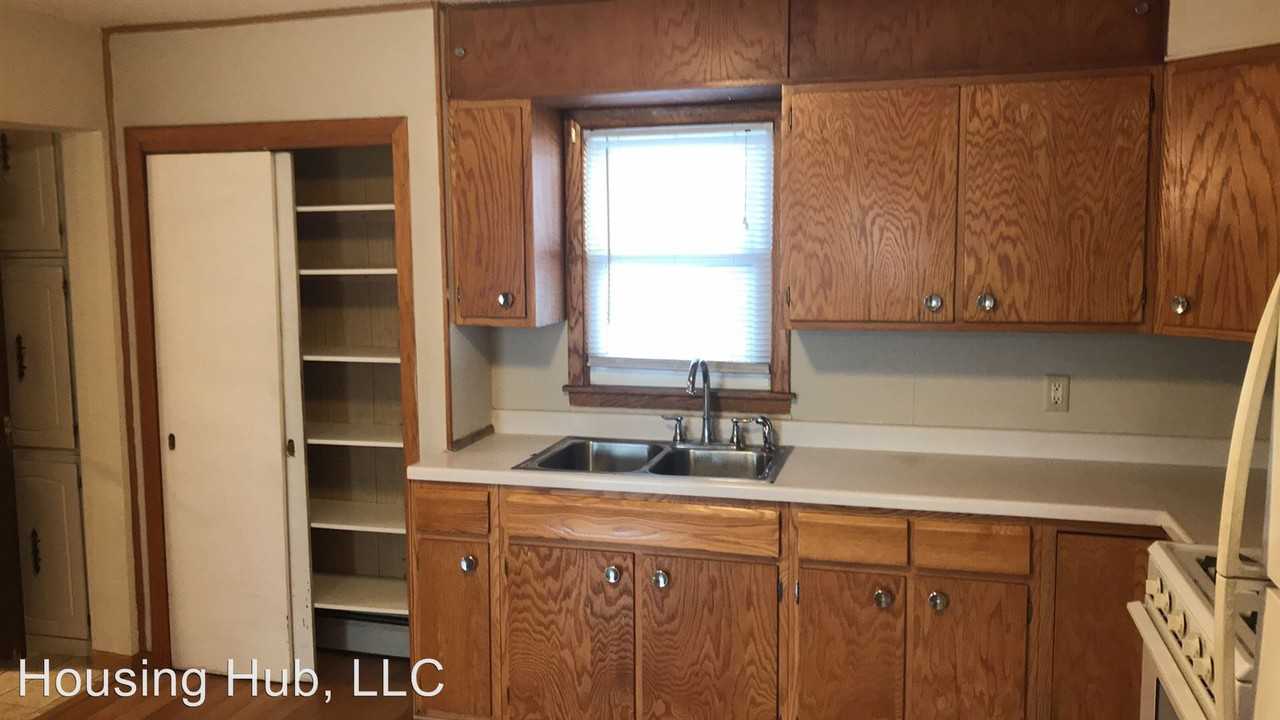 618 3rd Ave South - Photo 3 of 10