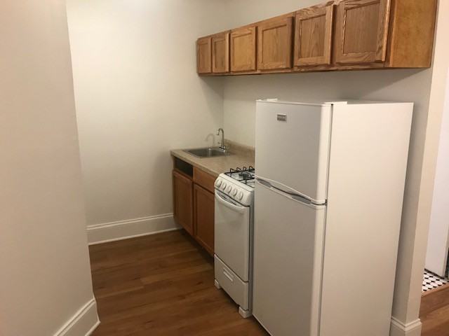 4060 North Kenmore Avenue #B7