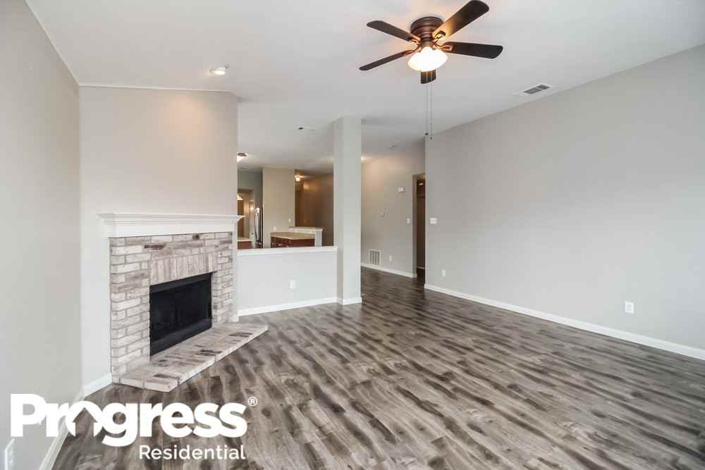 1320 Illinois Ave - Photo 3 of 15