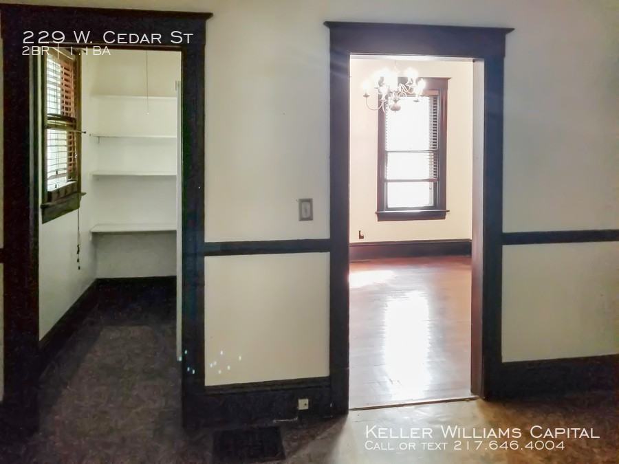 229 W Cedar St - Photo 3 of 29