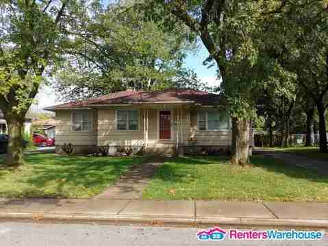 308 E 169th St - Photo 2 of 10