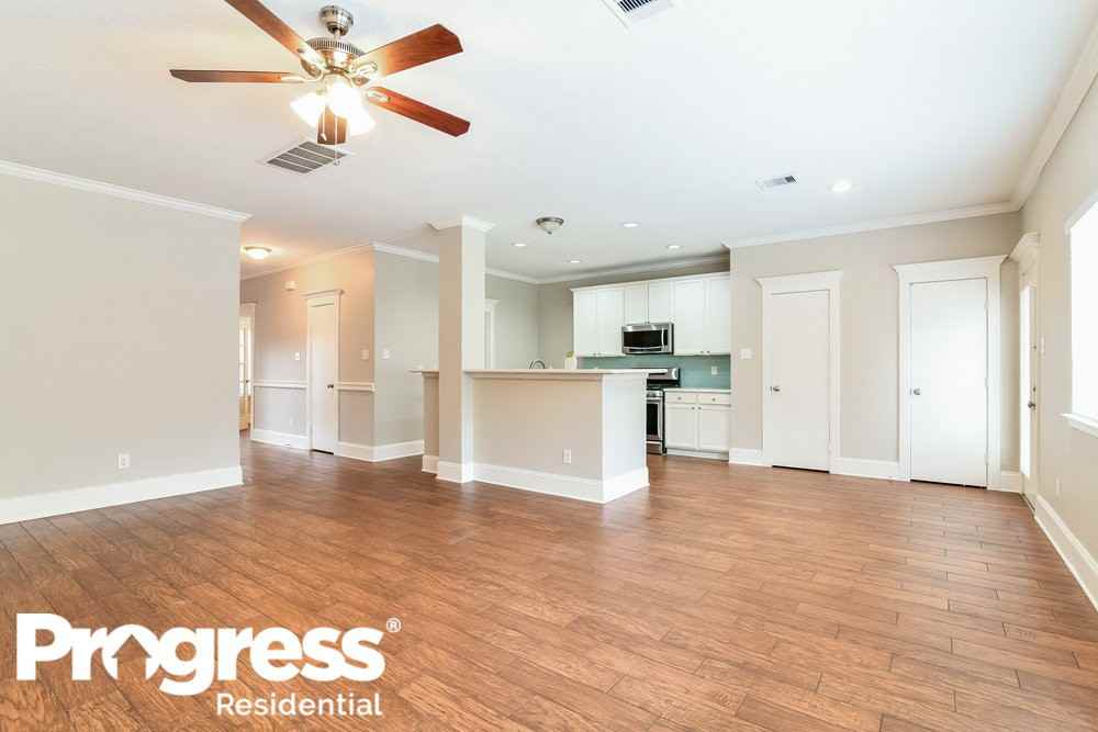 10662 Cobblecreek Way - Photo 2 of 20