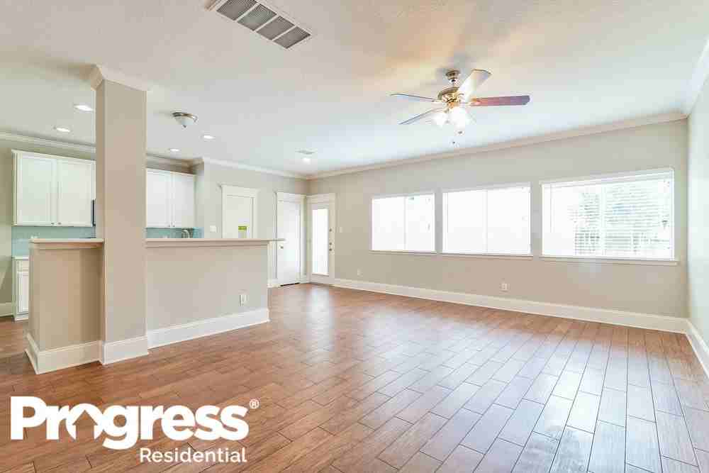 10662 Cobblecreek Way - Photo 3 of 20