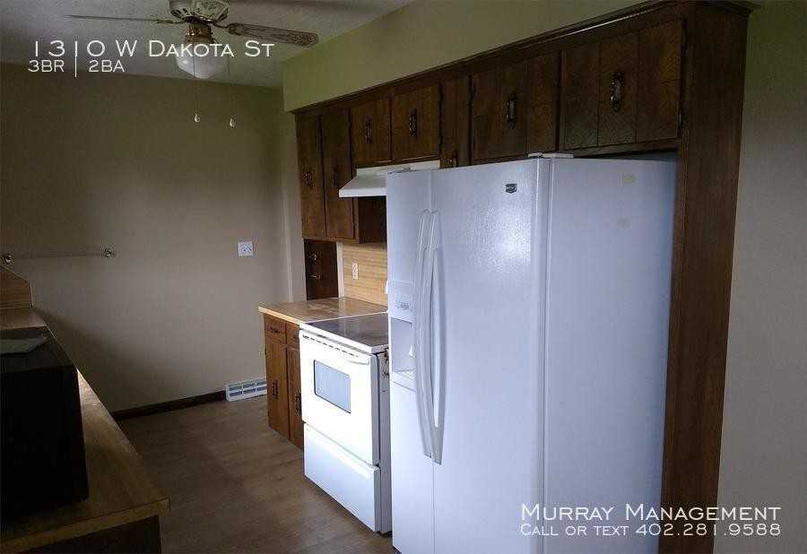 1310 W Dakota St - Photo 3 of 11