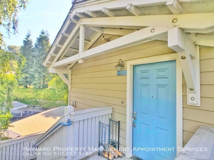 2491 Creekside Ct - Photo 3 of 12