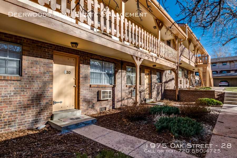 1975 Oak St #28 - Photo 3 of 13