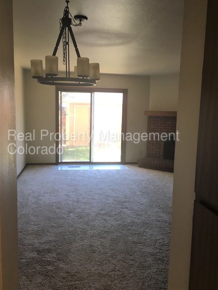 1325 Birch St #B - Photo 2 of 10