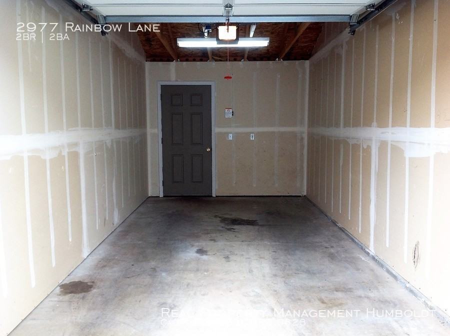 2977 Rainbow Ln - Photo 3 of 17