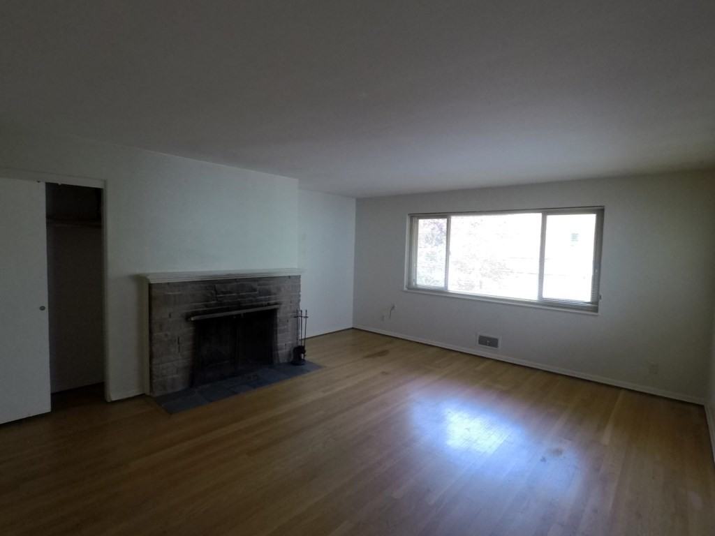 2321 Minor Ave E - Photo 3 of 16